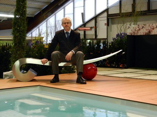 Vor allem Karl Lang, dem Geschäftsführer des Österreichischen Verbandes der Schwimmbad- und Saunawirtschaft (ÖVS), gefielen die Aufbauten seiner Branche. Foto: Joachim Scheible